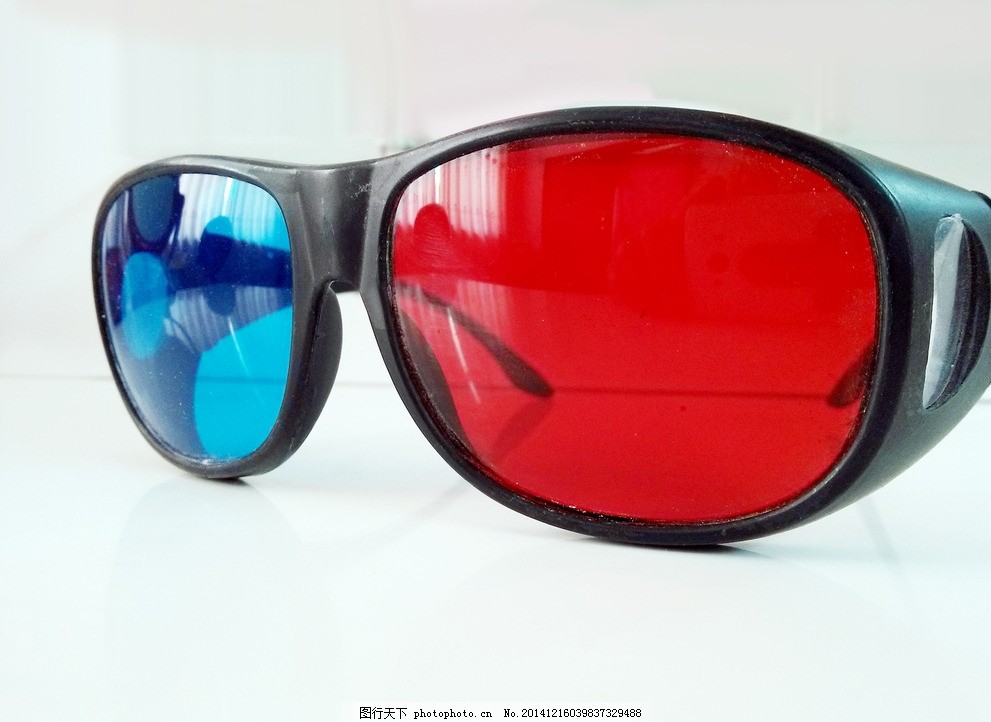 红蓝眼镜 3D电影图片